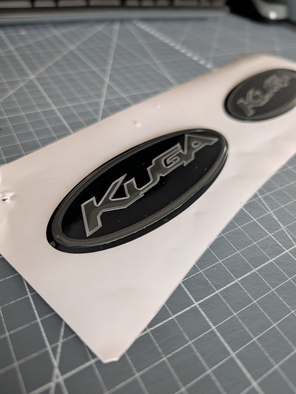 Ford Kuga MK1 & MK2 / MK2.5 3D Tri Colour Gel Badge Overlay Set – Front & Rear Emblem Covers