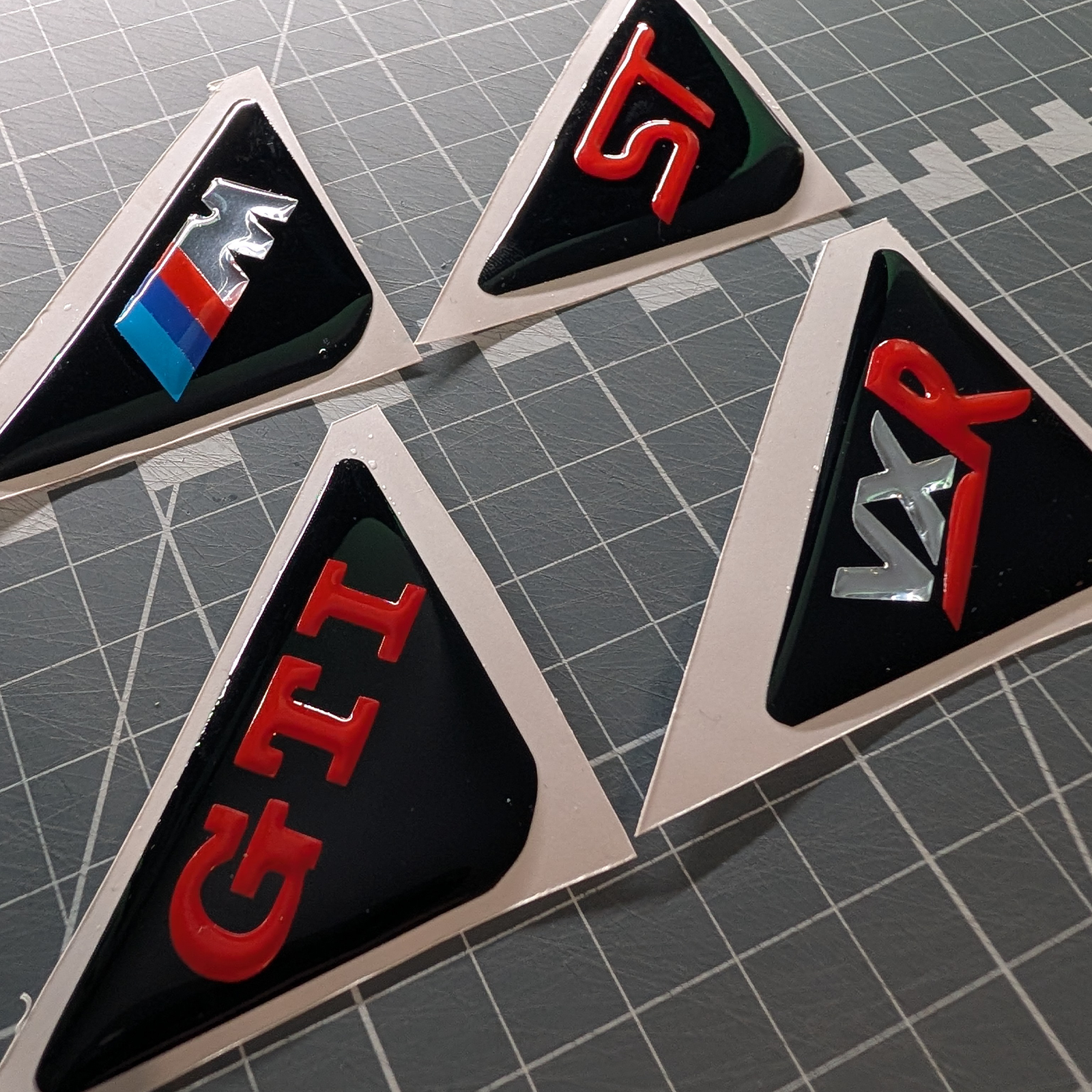 3D Gel Number Plate Corner Gels Pair – Premium Domed Number Plate Corner Protectors / Styling Decals